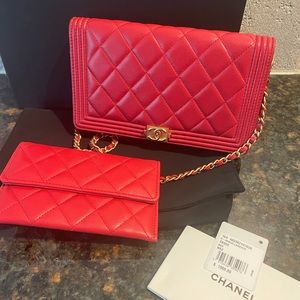 Chanel boy wallet on chain
